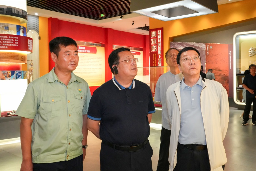 202406261719381065465185.jpg 2024.06.23全國政協委員、 陜西省政協副主席、民建陜西省委會主委李忠民蒞臨金徽股份調研.jpg