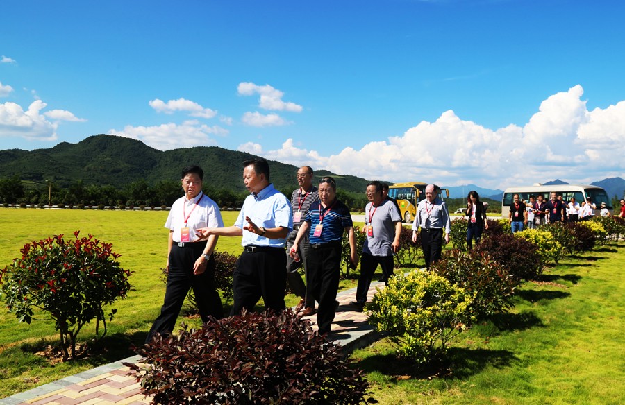 202406261719381969139209.jpg 56-2018年8月,中國有色金屬工業協會副會長、高級工程師趙家生蒞臨金徽股份調研。.jpg