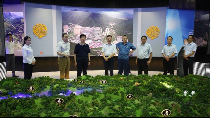 省人大常委會黨組書記、副主任王璽玉一行蒞臨金徽股份視察項目建設工作